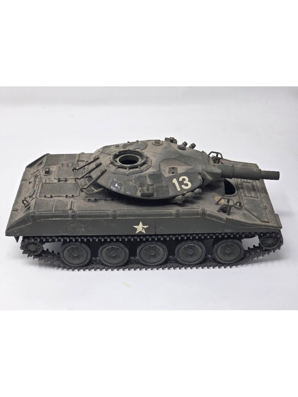 Tamiya M551 Sheridan Tank Model Olive Drab Finish Number 13 Display Vehicle